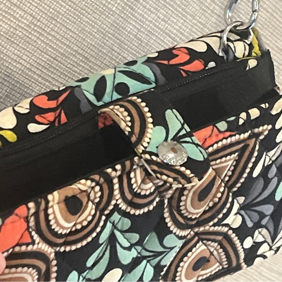 Vera Bradley Push Lock Wristlet Wallet  in "Lola" Pattern Zipper Nice - Picture 6 of 11